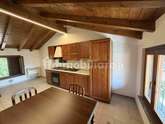Appartamento in affitto a Sesto Calende, Lombardia