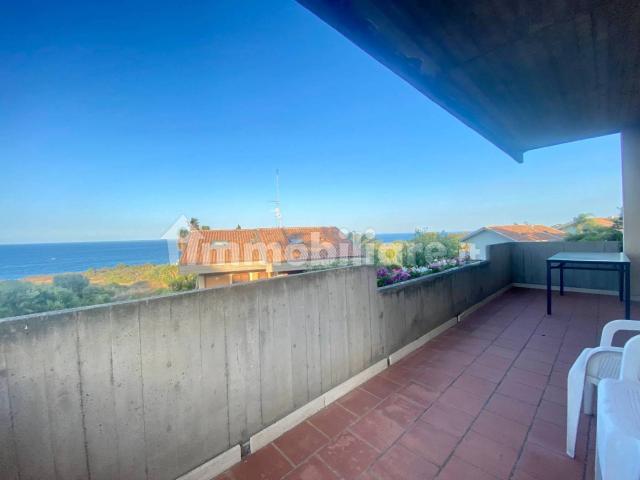 Appartamento in affitto a Capomulini, Acireale