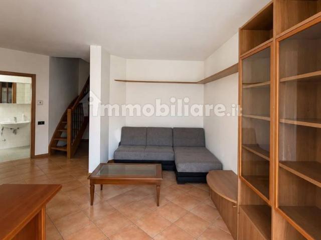 Appartamento in affitto a Comunità della Vallagarina, Borgo Sacco