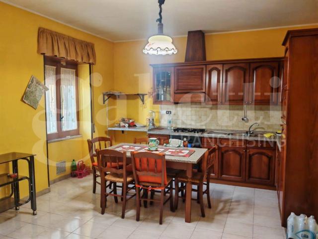 Appartamento in affitto a Pozzilli, Molise