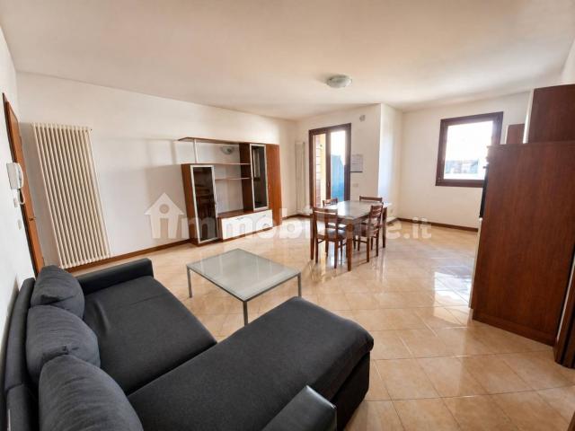 Appartamento in affitto a Alte Ceccato, Montecchio Maggiore