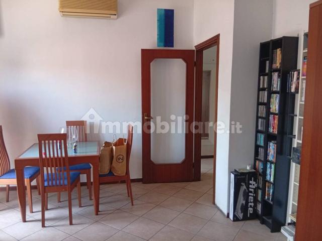 Appartamento in affitto a Rovagnasco, Segrate