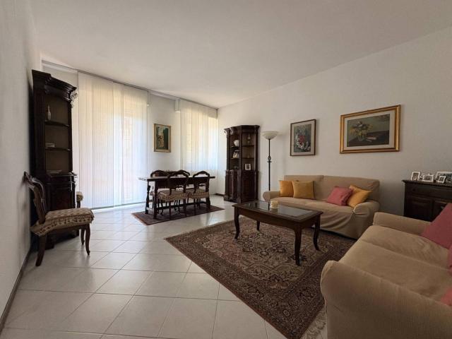 Appartamento in affitto a Rione Scala, Pavia