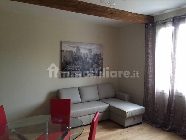 Appartamento in affitto a Torrazzi, Modena