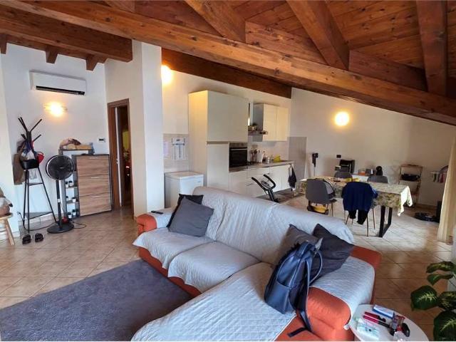 Appartamento in affitto a Cadorago, Lombardia
