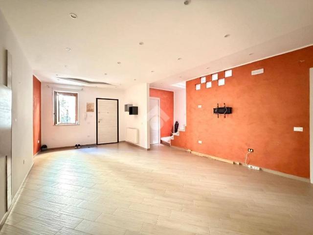 Appartamento in affitto a Macchia, Calabria