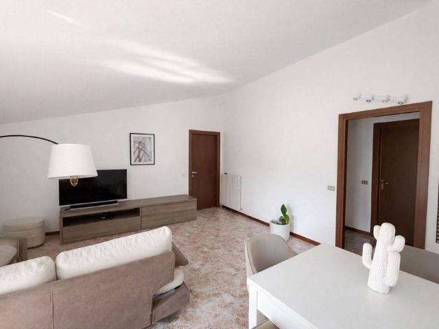 Appartamento in affitto a Malgrate, Lombardia