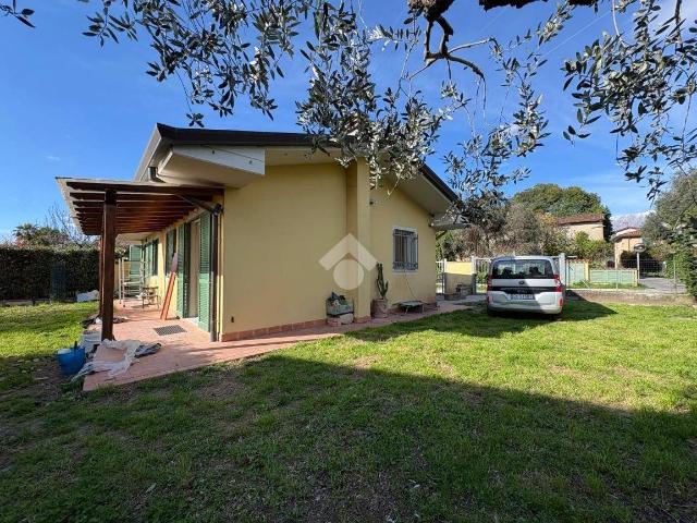 Appartamento in affitto a Quercioli, Marina Di Massa