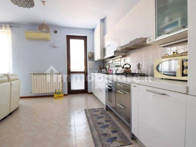 Appartamento in affitto a Vailate, Lombardia