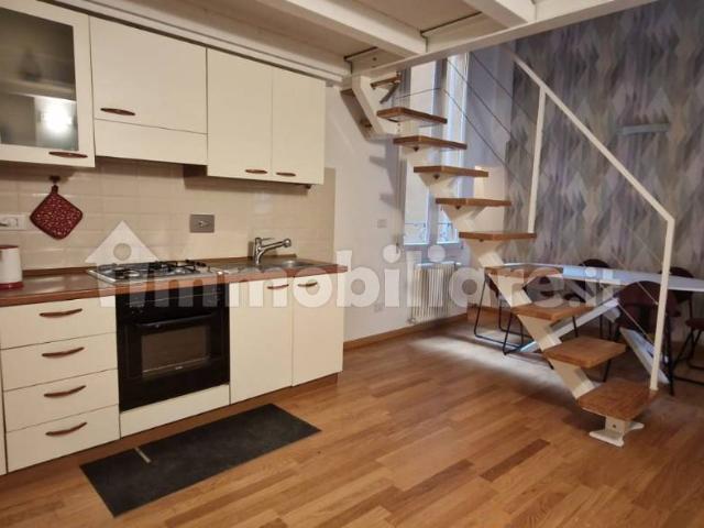 Appartamento in affitto a Santo Stefano, Bologna