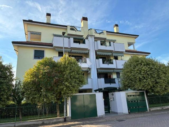 Appartamento in affitto a Corbetta, Milano