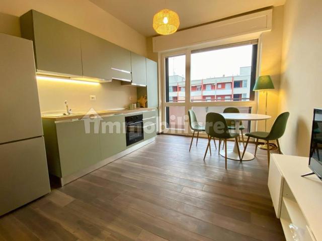 Appartamento in affitto a Municipio 6, Milano