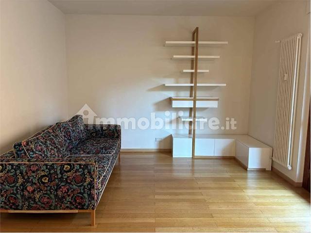 Appartamento in affitto a Como, Lombardia