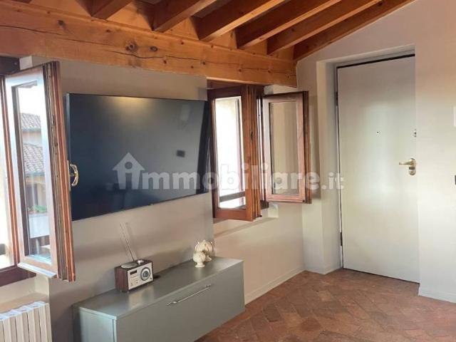 Appartamento in affitto a Corte Franca, Lombardia