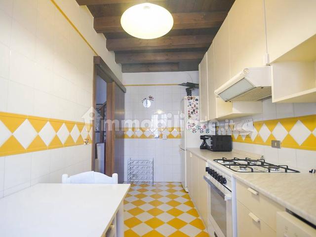 Appartamento in affitto a Centro storico, Brenzone