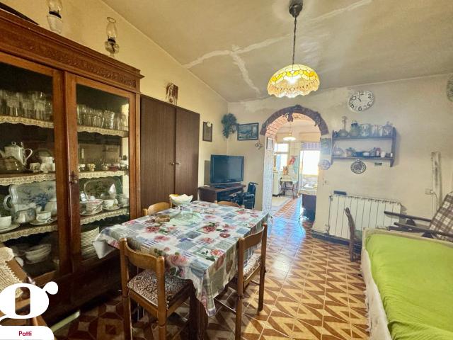 Appartamento in vendita a Carasi, Patti