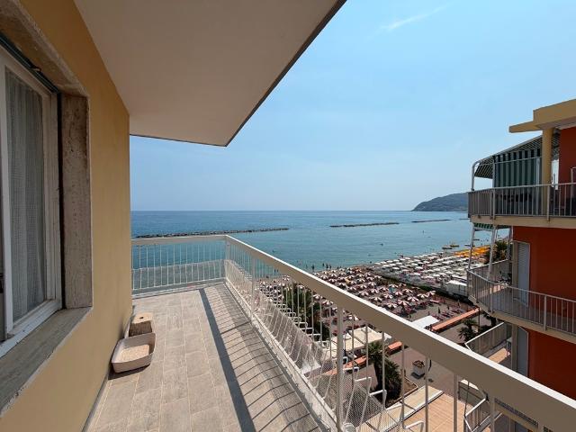 Appartamento in vendita a San Bartolomeo Al Mare, Liguria