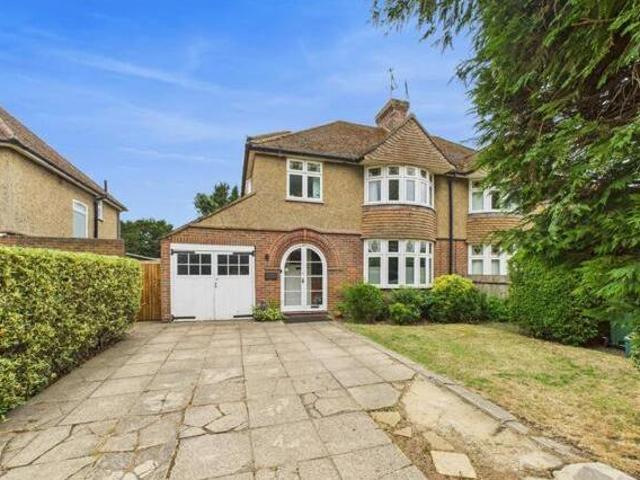 House for sale in Victoria Park, Aylesbury
