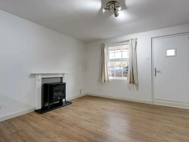 Apartment for rent in Wilstone, Pouchen End