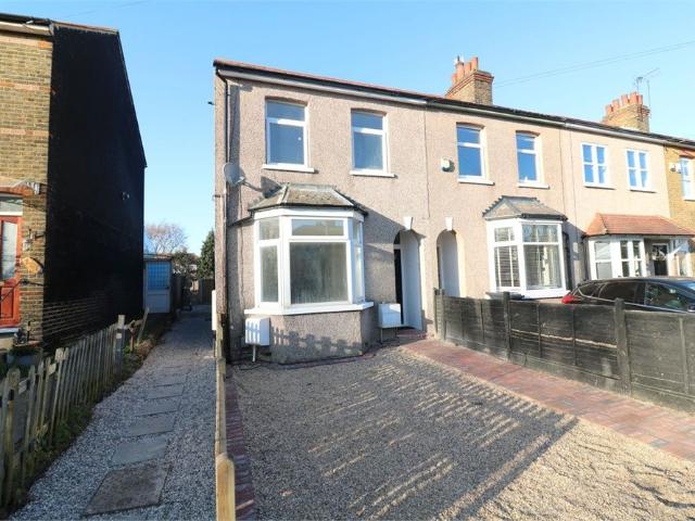 House for rent in Broxbourne, Hertfordshire