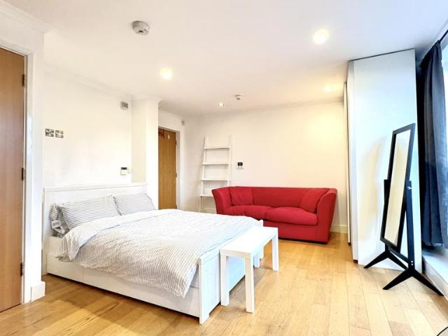 Apartment for rent in Stepney, Greater London
