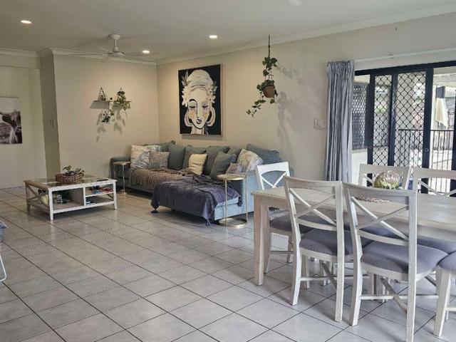 Room for rent in Kewarra Beach, Queensland