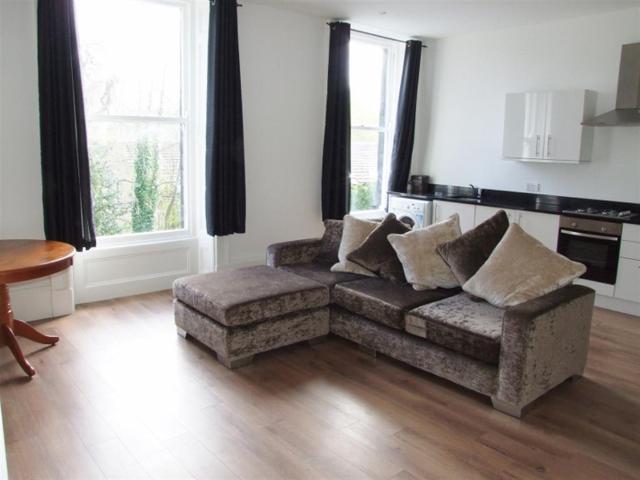 Apartment for rent in Woolshops, Calderdale
