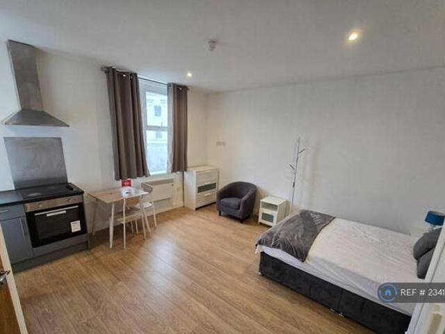 House for rent in Lyons, Greater London