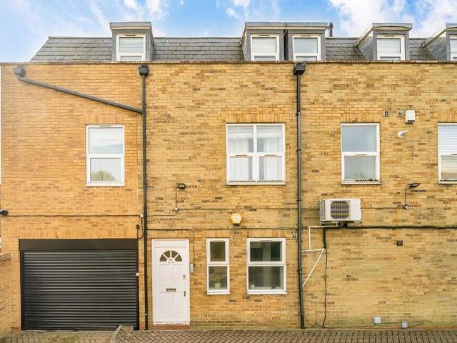 Apartment for rent in Balham, Greater London