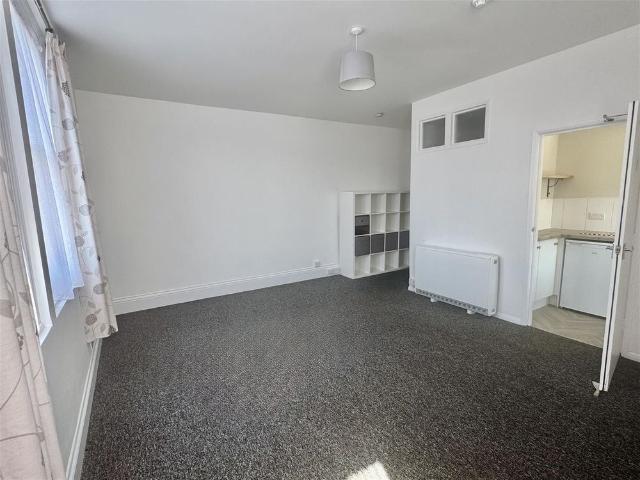 Apartment for rent in South Cliff, Kepwick