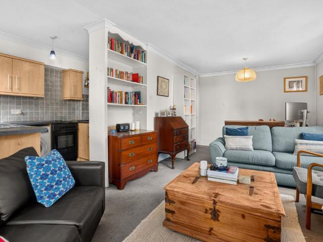 Apartment for rent in Earlsfield, Greater London