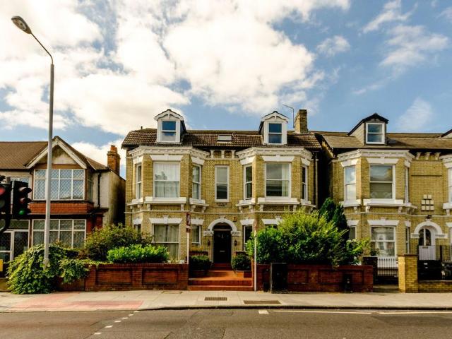 Apartment for rent in Balham, Greater London