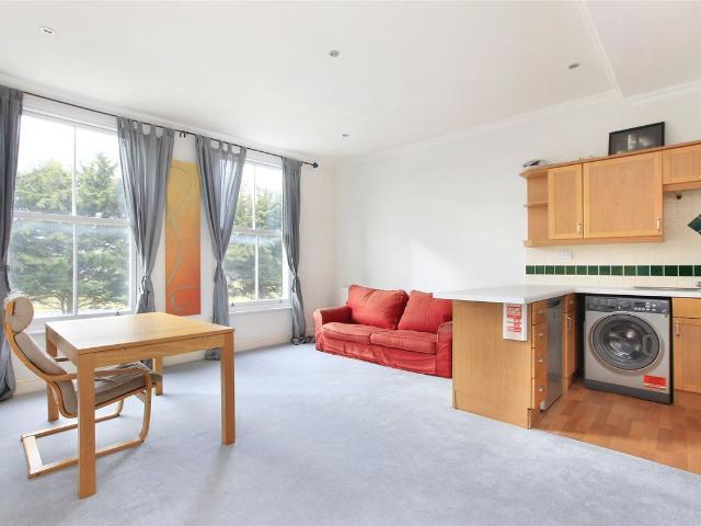 Apartment for rent in Balham, Greater London