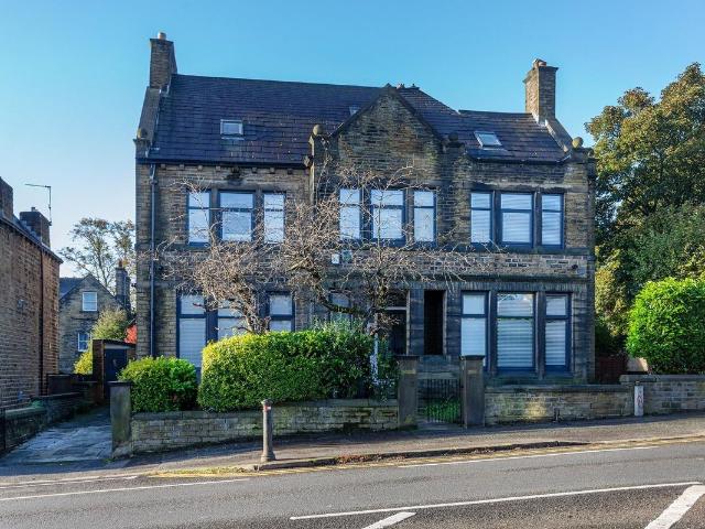 Studio for rent in Highfields, Huddersfield