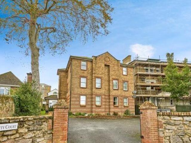 House for sale in Oakfield, Ryde