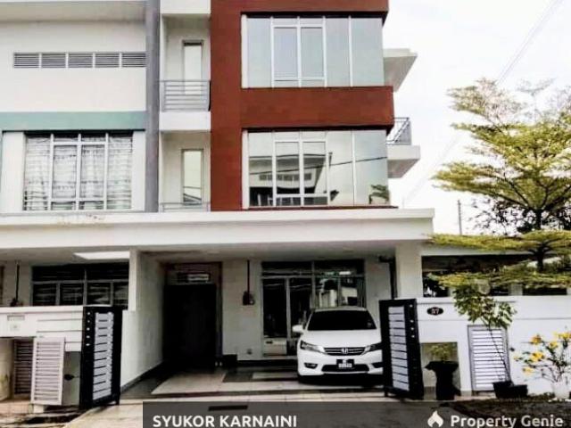 Terraced House for sale in Tanjong Sepat, Selangor