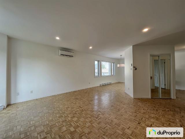 Triplex for sale in Chambly