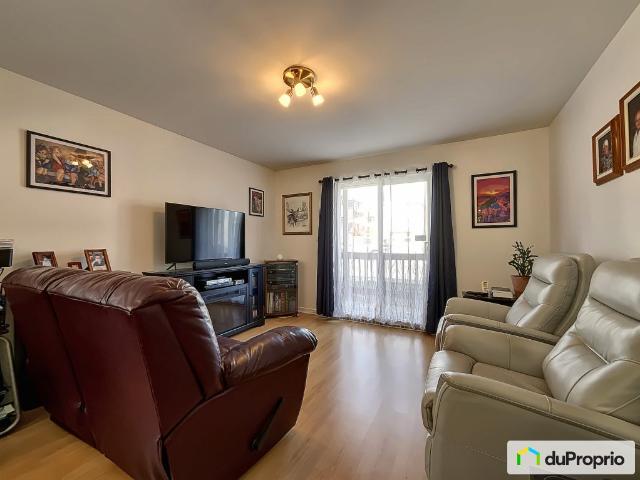 Triplex for sale in Vanier