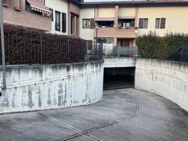 Box in vendita a Unione dei comuni Valli del Reno, Lavino e Samoggia, Reggio Emilia