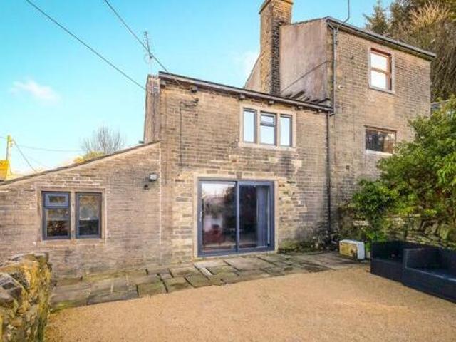 House for sale in Halifax, Calderdale