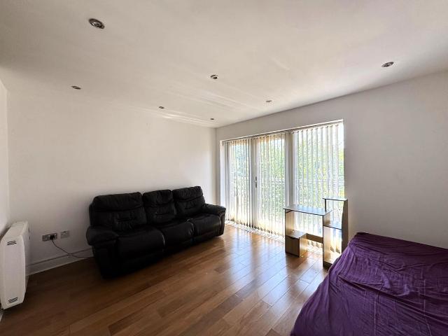 Apartment for rent in Sudbury, Greater London