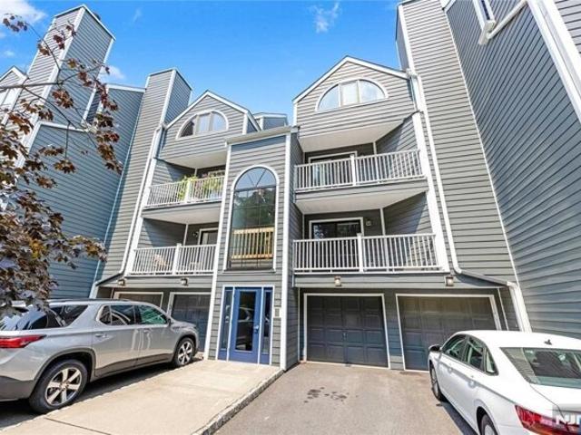 Condo for sale in East Rutherford, New Jersey