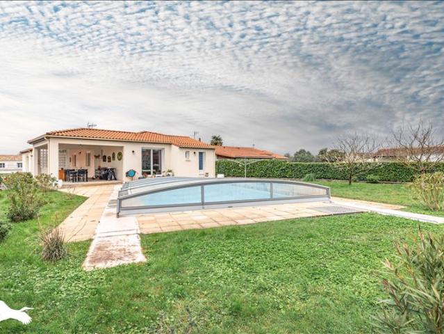 Maison vente à Pont-l'abbé-d'arnoult