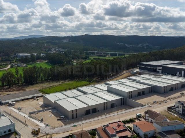 Armazém alugar em Bougado (São Martinho e Santiago), Trofa