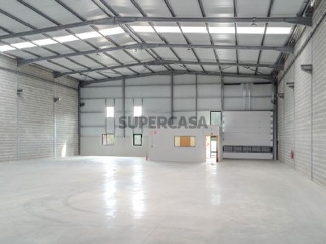 Armazém venda em Bougado (São Martinho e Santiago), Trofa