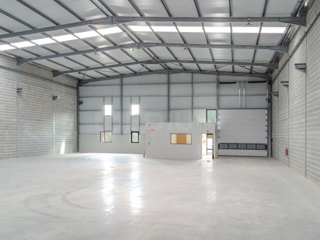 Armazém venda em Bougado (São Martinho e Santiago), Trofa