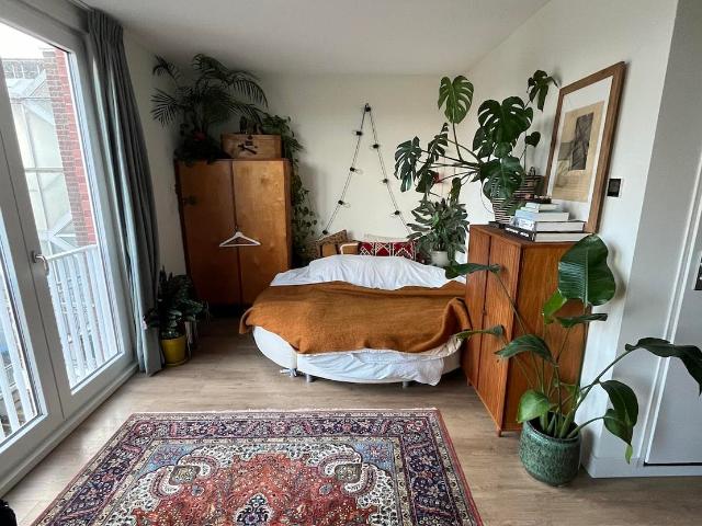 Studio te huur in Zeeheldenkwartier, Zuid Holland