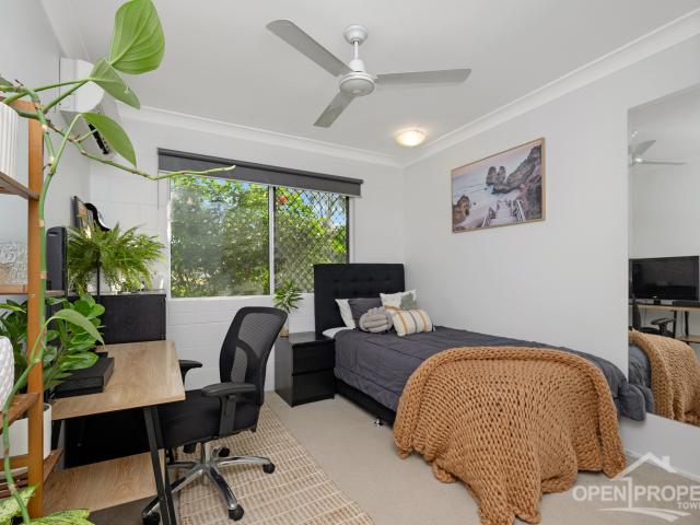 House for sale in Bushland Beach, Queensland