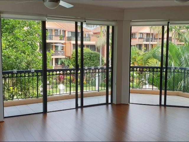 Apartment for rent in Broadbeach Waters, Gold Coast City