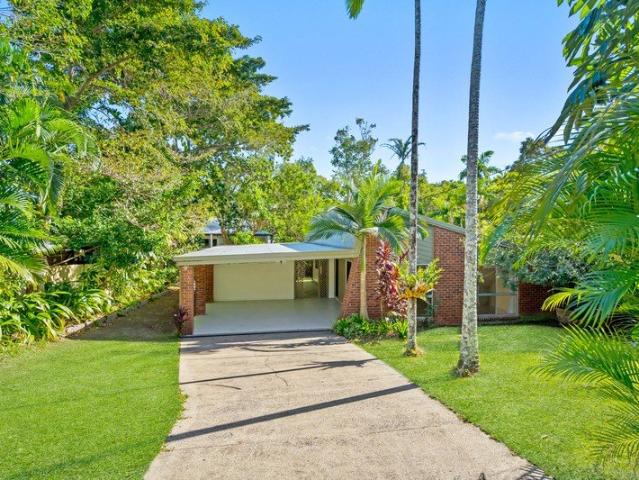 House for sale in Kewarra Beach, Queensland